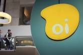 Logo da operadora de telefonia Oi em shopping em São Paulo, Brasil