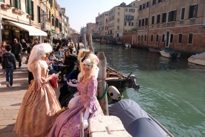 2019-02-17t125854z-1919917370-rc16c911d910-rtrmadp-3-italy-carnival-venice