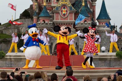 size_960_16_9_minnie-mickey