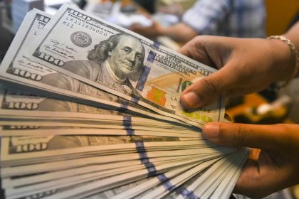 2018-05-08t041710z-348892478-rc121f0583c0-rtrmadp-3-indonesia-economy-forex