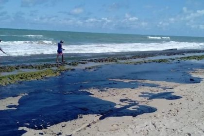 mancha-de-oleo-em-praias-do-nordeste